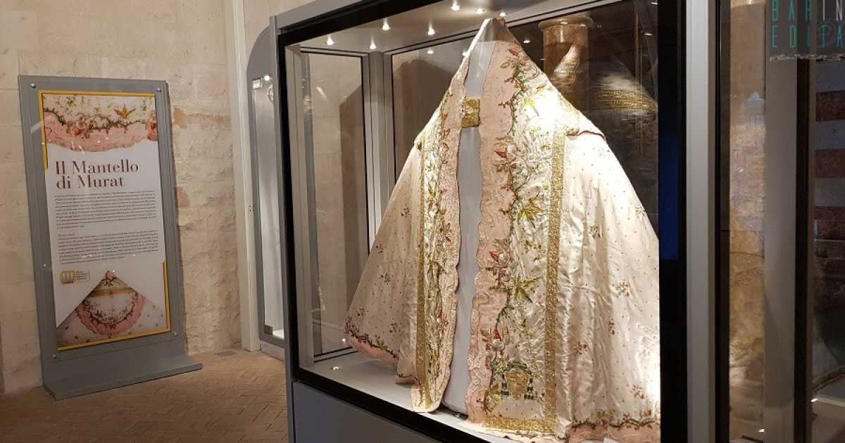 Altamura, il "mantello di Murat": donato dal re, appartenne a una donna misteriosa